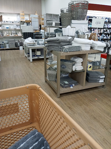 Department Store «T.J. Maxx and HomeGoods», reviews and photos, 7349 Lemont Rd, Downers Grove, IL 60516, USA