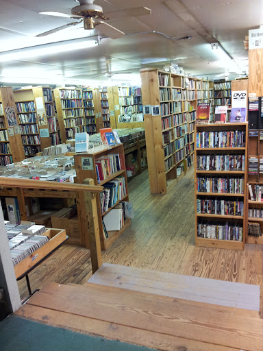 Used Book Store «Books Do Furnish a Room», reviews and photos, 1809 W Markham Ave, Durham, NC 27705, USA