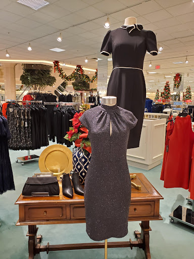 Department Store «Von Maur», reviews and photos, 10010 California St, Omaha, NE 68114, USA