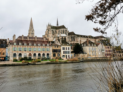 Auxerre, Parking pour Camping Car