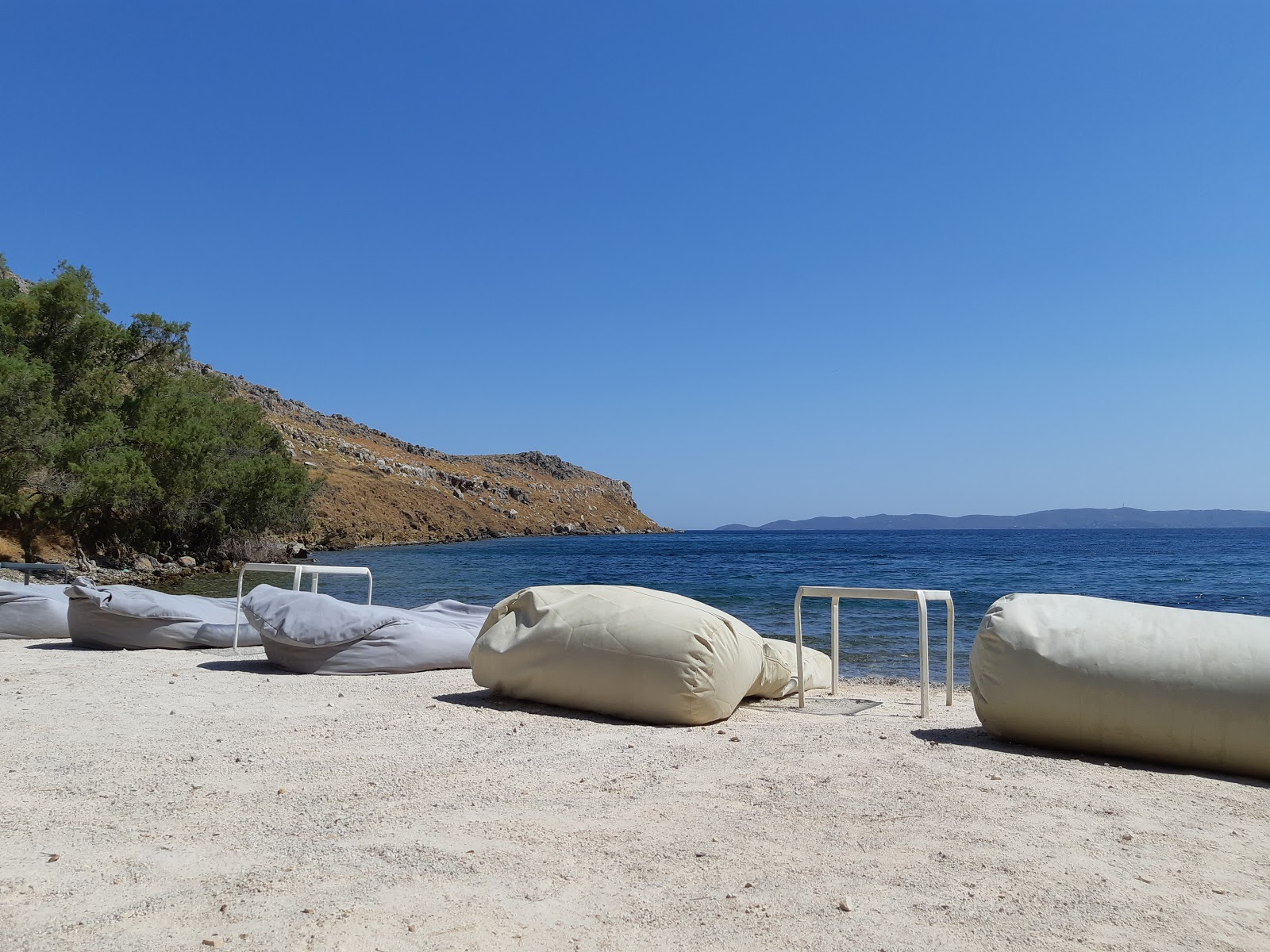 Foto van Agios Isidoros voorzieningenruimte