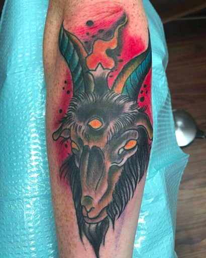 Tattoo Shop «Heyoka Tattoo», reviews and photos, 2837 S Fremont Ave, Springfield, MO 65804, USA