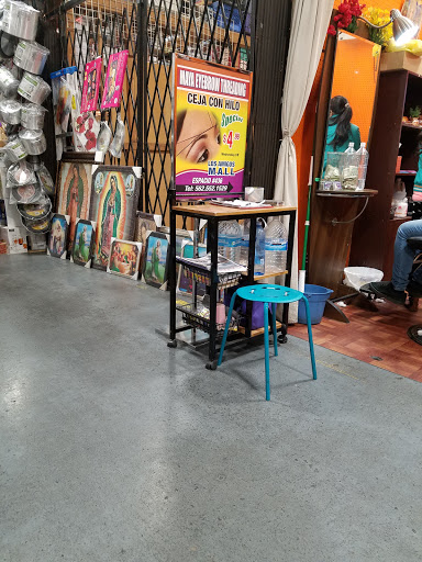 Shopping Mall «Los Amigos Mall», reviews and photos, 307 E Jefferson Blvd, Los Angeles, CA 90011, USA