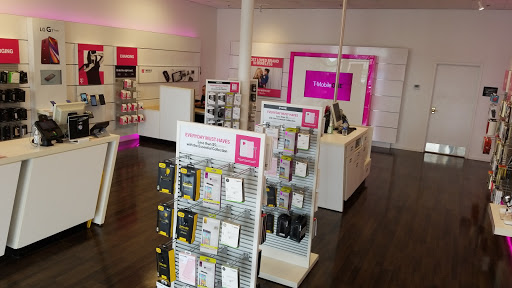 Cell Phone Store «T-Mobile», reviews and photos, 30002 Detroit Rd, Westlake, OH 44145, USA