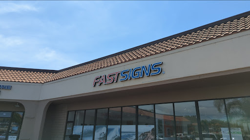 FASTSIGNS image