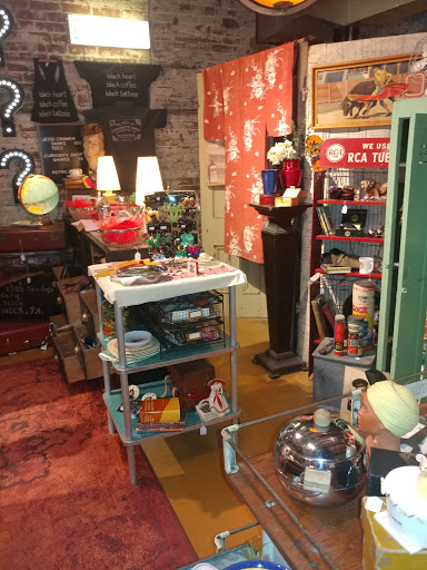 Tattoo Shop «Curiosity Shop», reviews and photos, 100 43rd St #116, Pittsburgh, PA 15201, USA