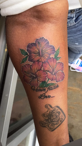 Tattoo Shop «Camp Creek Body Art & Laser», reviews and photos, 3560 Camp Creek Pkwy #148, East Point, GA 30344, USA