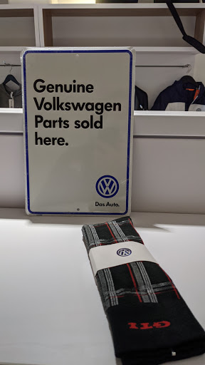 Volkswagen Dealer «Elgin Volkswagen», reviews and photos, 2630 Auto Mall Dr, Elgin, IL 60124, USA