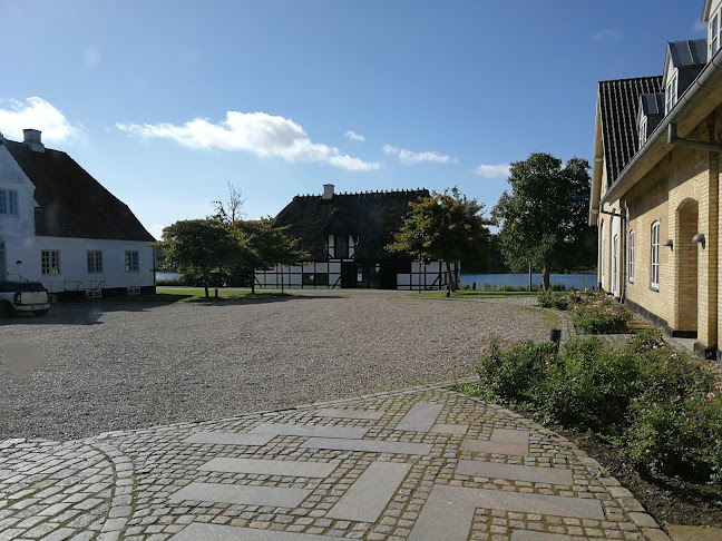 Anmeldelser af Sandbjerg Gods i Sønderborg - Indkøbscenter