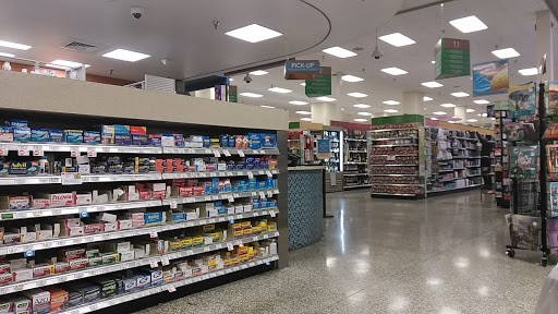 Supermarket «Publix Super Market at Kendall Town & Country», reviews and photos, 8250 Mills Dr, Miami, FL 33183, USA