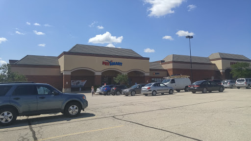 Pet Supply Store «PetSmart», reviews and photos, 162 S Gary Ave, Bloomingdale, IL 60108, USA