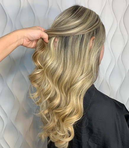 Avaliações sobre SALÃO DE BELEZA TERESINHA E CIA💇 em Fortaleza - Salão de Beleza