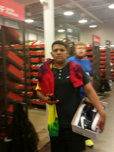 Clothing Store «Nike Factory Store», reviews and photos, 243 Tanger Dr Suite 243, Williamsburg, IA 52361, USA