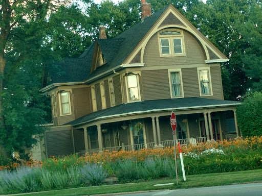 Tourist Attraction «Woodstock Square Historic District», reviews and photos, 205 W Todd Ave, Woodstock, IL 60098, USA