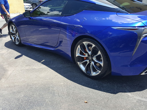 Auto Body Shop «Dayas Custom Auto», reviews and photos, 6650 Kingspointe Pkwy, Orlando, FL 32819, USA