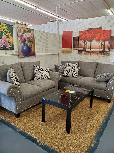 Flea Market «Streetsboro Flea Market - Furniture, Antiques, Collectibles», reviews and photos, 1513 Streetsboro Rd, Streetsboro, OH 44241, USA