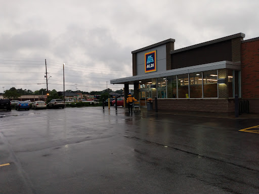 Supermarket «ALDI», reviews and photos, 2194 Hudson Ave, Irondequoit, NY 14617, USA
