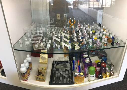Tobacco Shop «Natural State Glass Gallery & Smoke Shop», reviews and photos, 740 S Salem Rd #102, Conway, AR 72034, USA