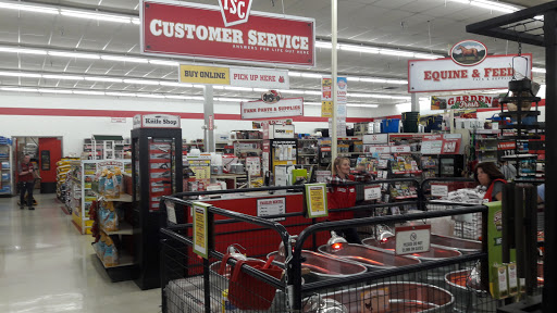 Home Improvement Store «Tractor Supply Co.», reviews and photos, 100 W Ardice Ave #1, Eustis, FL 32726, USA