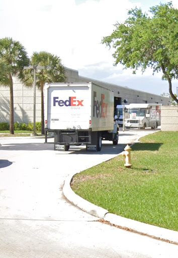 Shipping and Mailing Service «FedEx Ship Center», reviews and photos, 10501 Commerce Pkwy, Miramar, FL 33025, USA