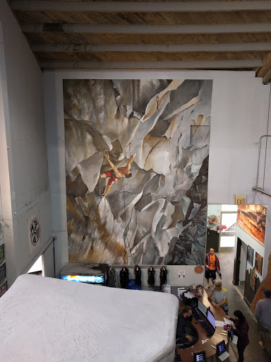 Gym «Hangar 18 Indoor Climbing Gym - Upland», reviews and photos, 256 E Stowell St, Upland, CA 91786, USA