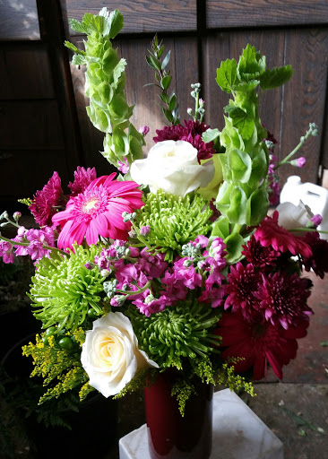 Maryland Heights Florist & Gifts, 2313 McKelvey Rd, Maryland Heights, MO 63043, USA, 