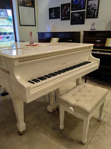 Piano shops in Mumbai