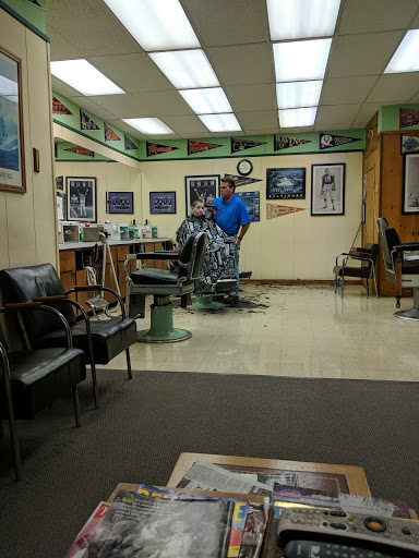 Barber Shop «Varsity Barber Shop», reviews and photos, 12 Baltimore St, Gettysburg, PA 17325, USA