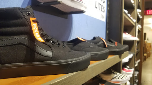 Shoe Store «Vans», reviews and photos, 2017 Stoneridge Mall Rd, Pleasanton, CA 94588, USA