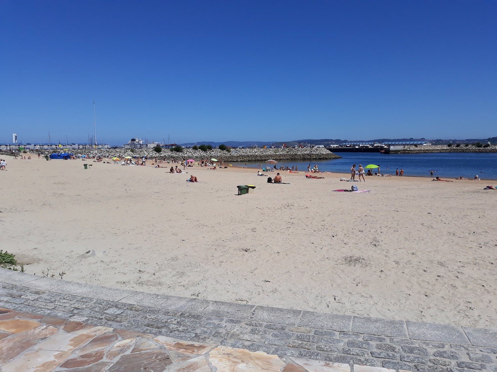 Playa de Oza的照片 带有小海湾