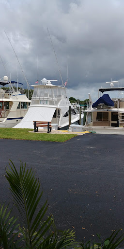 Tobacco Shop «Angry Moon Cigar Bar», reviews and photos, 2401 PGA Boulevard, Palm Beach Gardens, FL 33410, USA