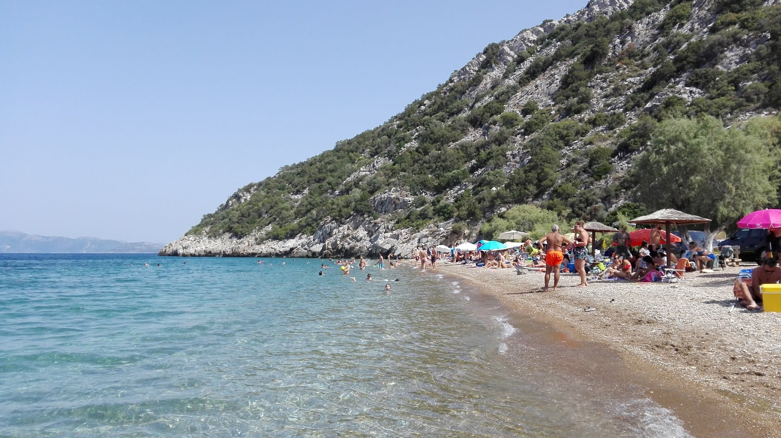 Foto av Ramnous beach med turkos rent vatten yta
