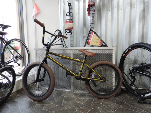 Bicycle Store «The Bike Hub», reviews and photos, 495 N Main St, Glen Ellyn, IL 60137, USA