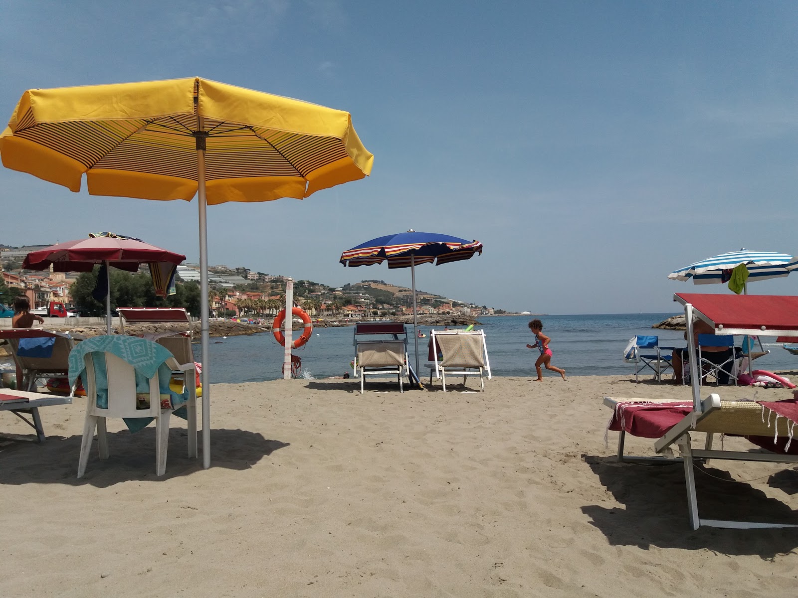 Foto av La Torre beach - populär plats bland avkopplingskännare