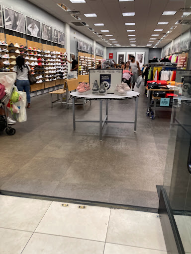 Shopping Mall «Towne East Square», reviews and photos, 7700 E Kellogg Dr, Wichita, KS 67207, USA