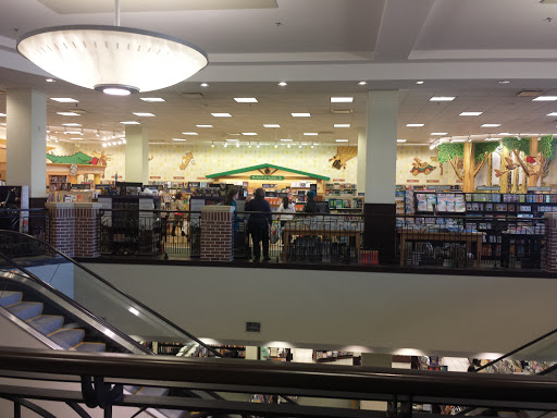 Book Store «Barnes & Noble Booksellers», reviews and photos, 5604 Bay St, Emeryville, CA 94608, USA