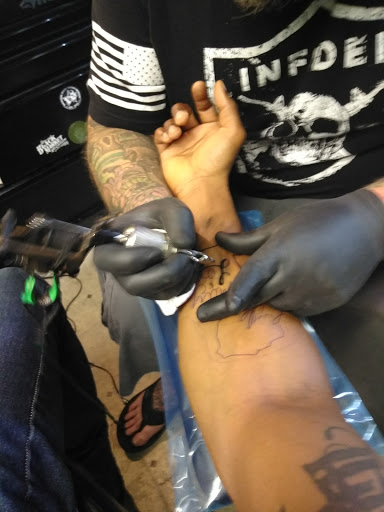 Tattoo Shop «USA Tattoo Studio», reviews and photos, 83 Sherwood Dr, Colonial Heights, VA 23834, USA