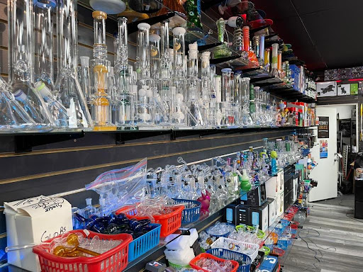 Clothing Store «Norcal Clothing and Smoke Shop», reviews and photos, 5802 Lindhurst Ave, Marysville, CA 95901, USA