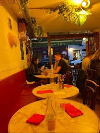 Atmosphère du Restaurant français Mamie Colette à Paris - n°4