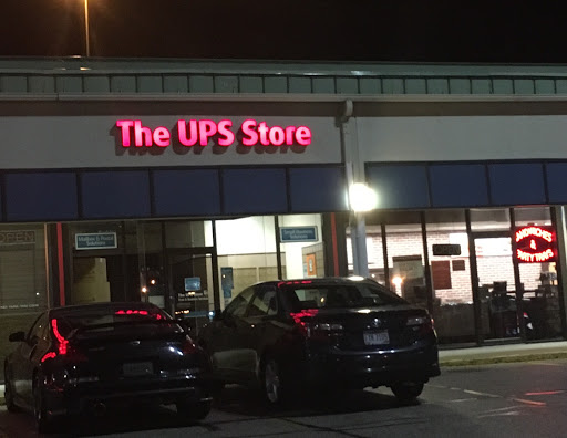 Shipping and Mailing Service «The UPS Store», reviews and photos, 3867 W Market St, Akron, OH 44333, USA