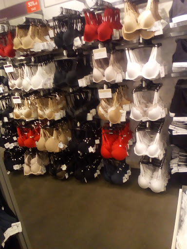 Outlet Store «Express Factory Outlet», reviews and photos, 5050 Factory Shops Blvd, Castle Rock, CO 80108, USA