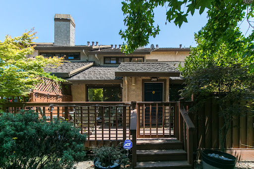 Paul Burrowes - David Lyng Real Estate image