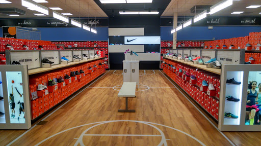 Shoe Store «Shoe Carnival», reviews and photos, 1574 N Dupont Hwy, Dover, DE 19901, USA