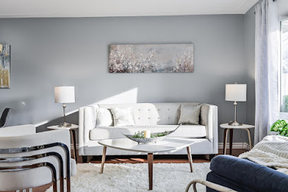 Grey Parrot Home Staging