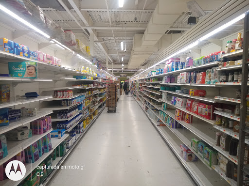 Shopping Mall «Glen Oaks Shopping Center», reviews and photos, 255th St, Glen Oaks, NY 11004, USA