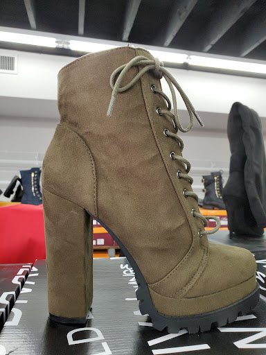 Shoe Store «SHOE! TIME 87», reviews and photos, 8533 S Cottage Grove Ave, Chicago, IL 60619, USA