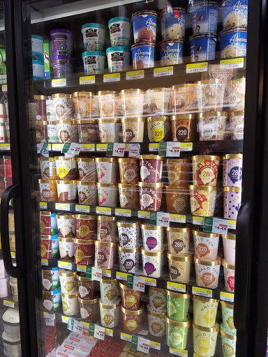 Gourmet Grocery Store «Yes! Organic Market Capitol Hill», reviews and photos, 410 8th St SE, Washington, DC 20003, USA