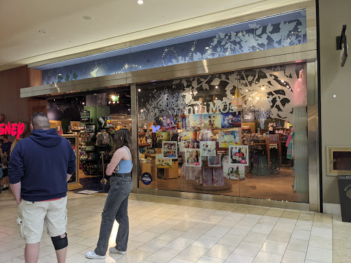Toy Store «Disney Store», reviews and photos, 350 W Hillcrest Dr, Thousand Oaks, CA 91360, USA
