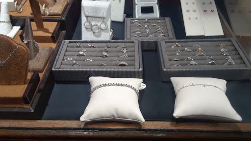 Jewelry Store «Your Jewelers», reviews and photos, 20 W Mulberry St, Lebanon, OH 45036, USA