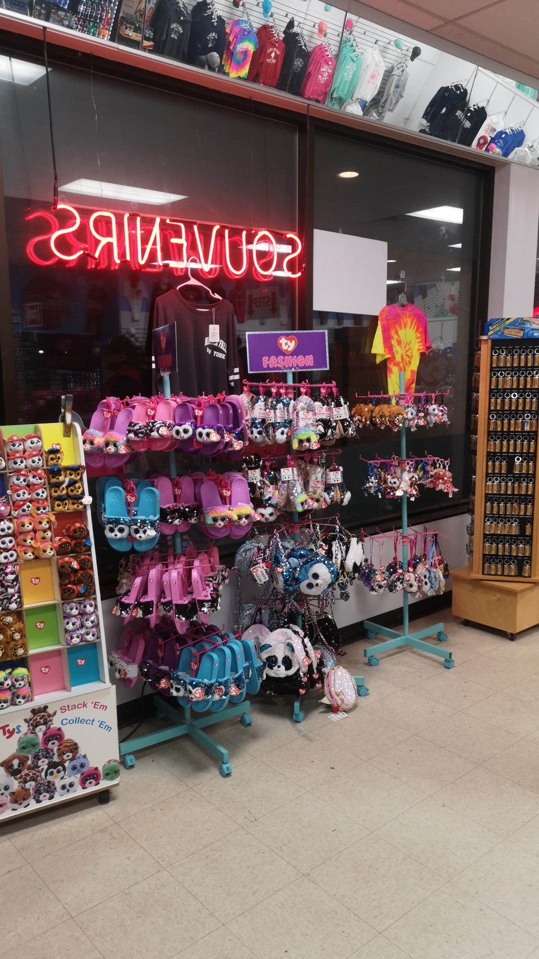 Niagara Gifts and Novelty